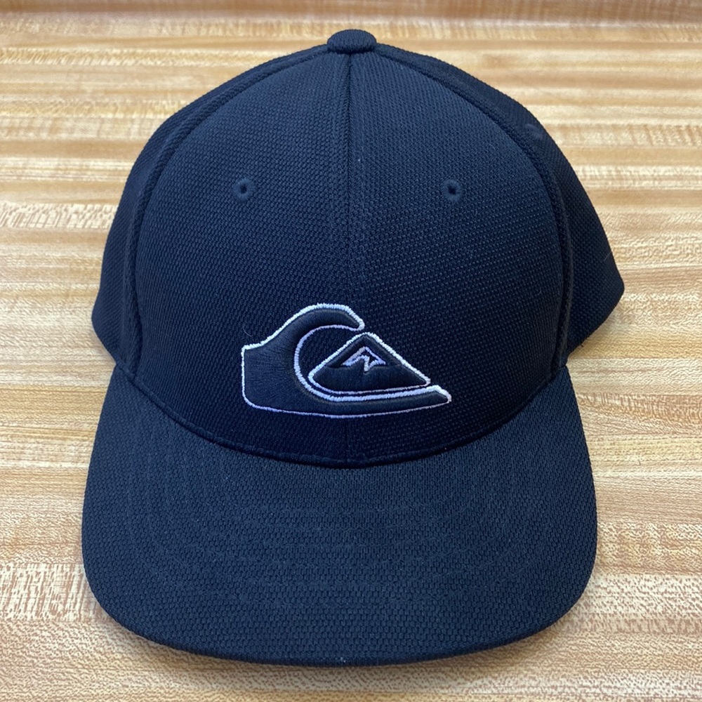 Quiksilver black hat